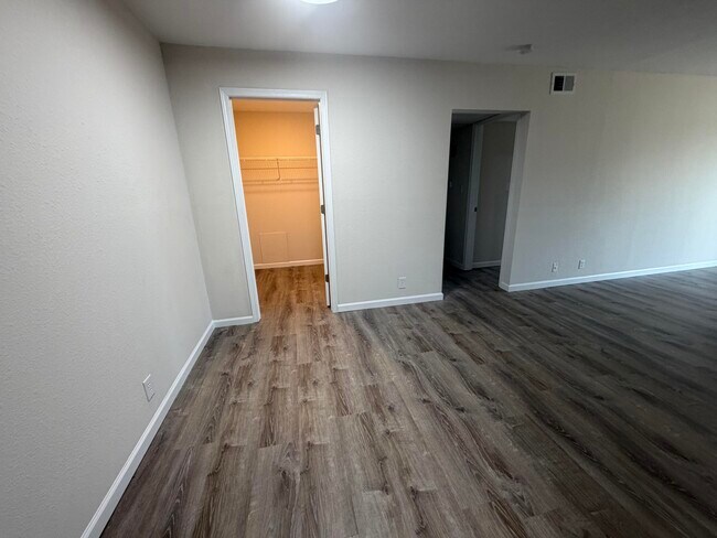 Building Photo - 3408 Balboa Ln