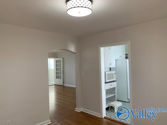 Building Photo - 301 Longwood Dr SW