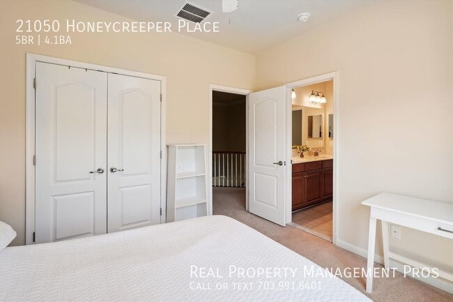 Building Photo - 21050 Honeycreeper Pl