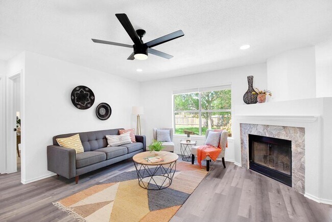 Building Photo - 2203 Lexfield Ln