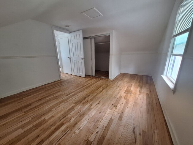 Building Photo - Harper Woods bungalow