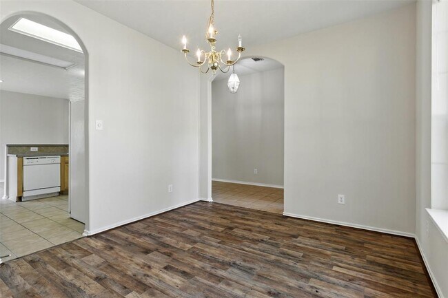 Building Photo - 4827 Claymill Ct