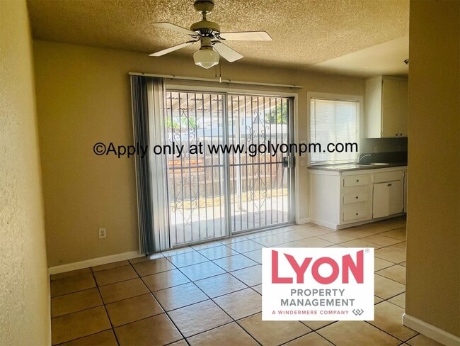 Building Photo - Darling, Spacious 3 bedroom Condo in beaut...