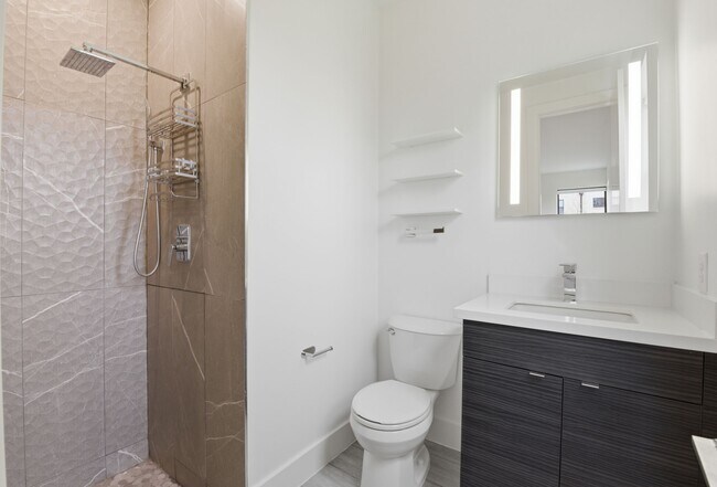 Building Photo - 1530 Primrose St