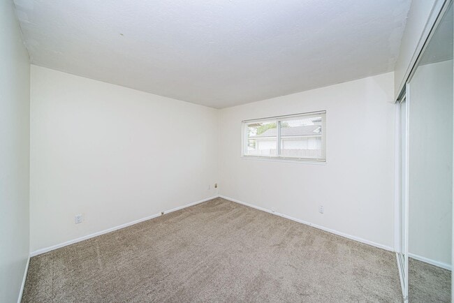 Building Photo - 3747 Millikin Ave