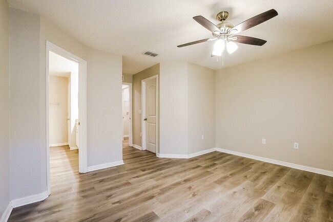 Building Photo - 2353 Bexley Dr