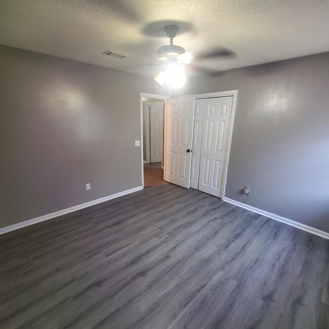 Building Photo - 953 Wedgewood Way