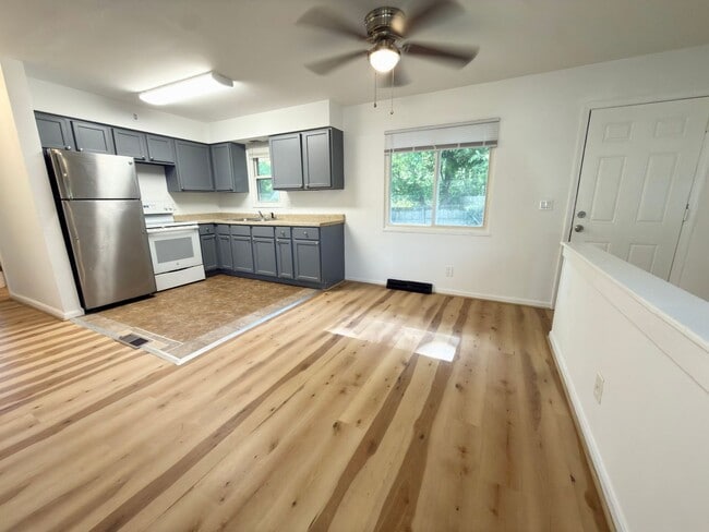 Building Photo - Cozy 3-Bedroom Home with Fenced Yard & Flexible Space – Cincinnati, OH