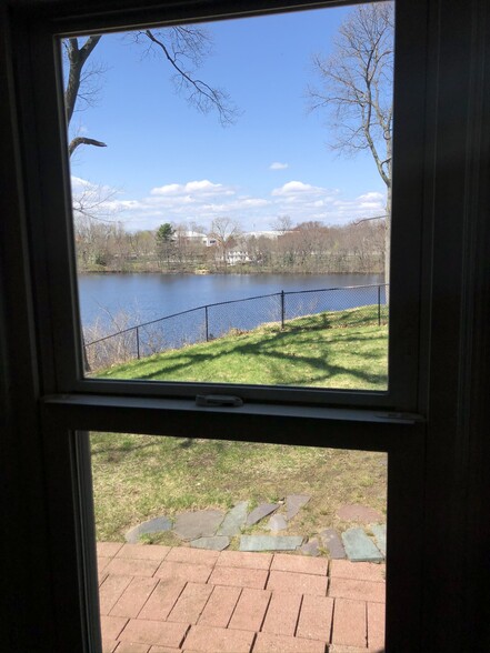 Building Photo - 252 Arcadia Blvd