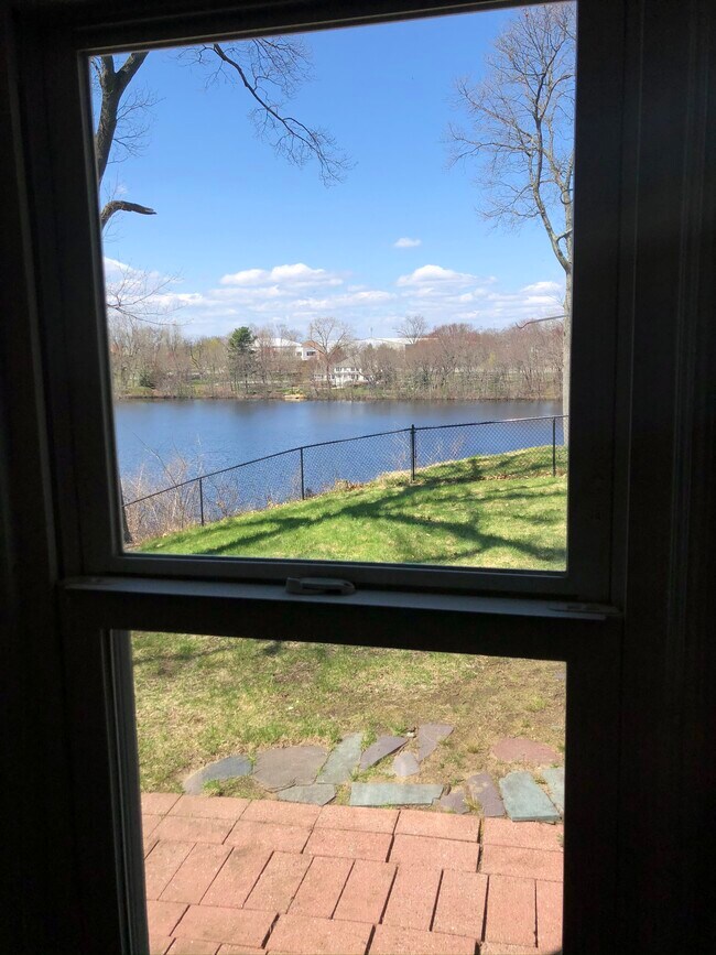 Building Photo - 252 Arcadia Blvd