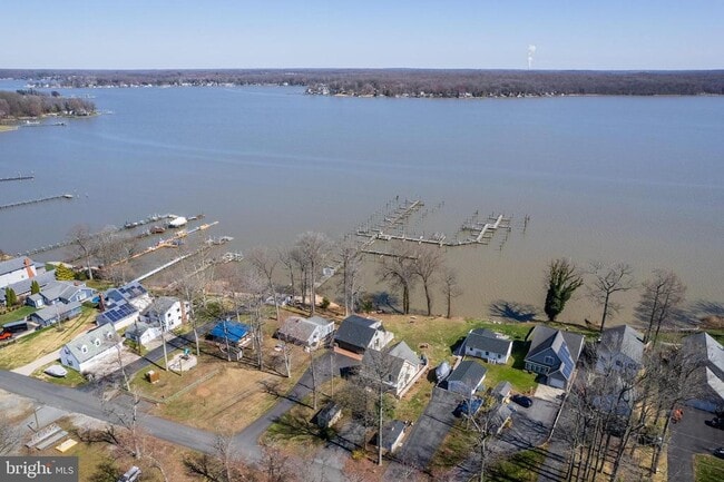 Building Photo - 26 Park Ln