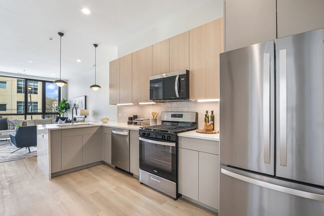 Building Photo - 5753 N Broadway