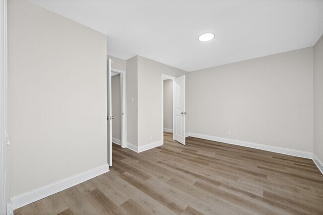 Building Photo - Davis Islands! RARE 3/2 FRESHLY RENOVATED,...