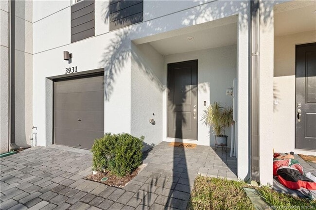 Building Photo - 3931 SE Mentmore Ln