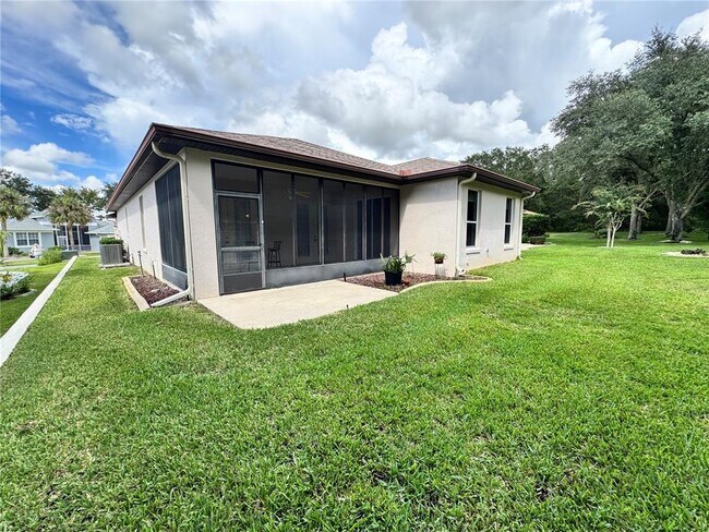 Building Photo - 20634 Queen Alexandra Dr