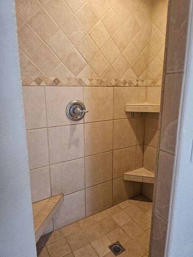 Building Photo - Unfurnished Long Term Pool & Spa