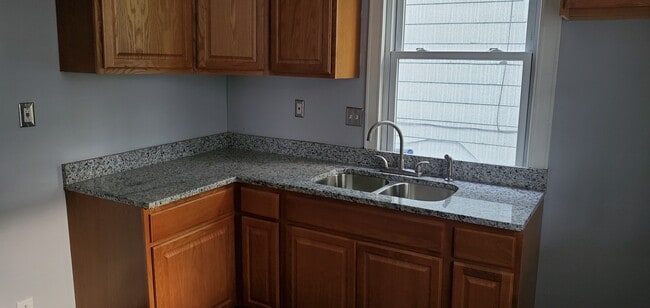 Building Photo - 10520 S Perry Ave