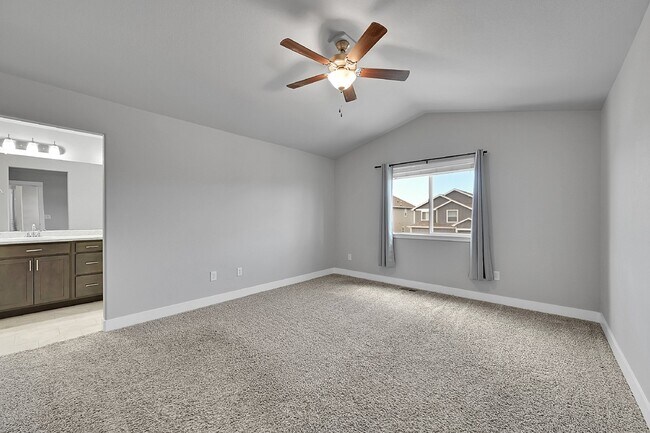 Building Photo - $2,300.00, 3 Beds, 2.5 Baths, Single Famil...