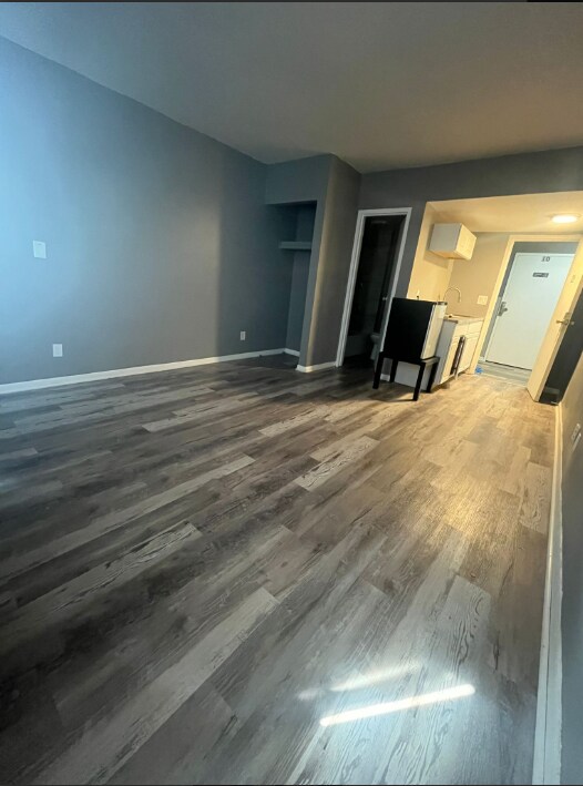 Building Photo - Summit