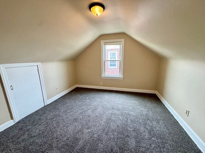 Building Photo - 3021 Windsor Pl SW