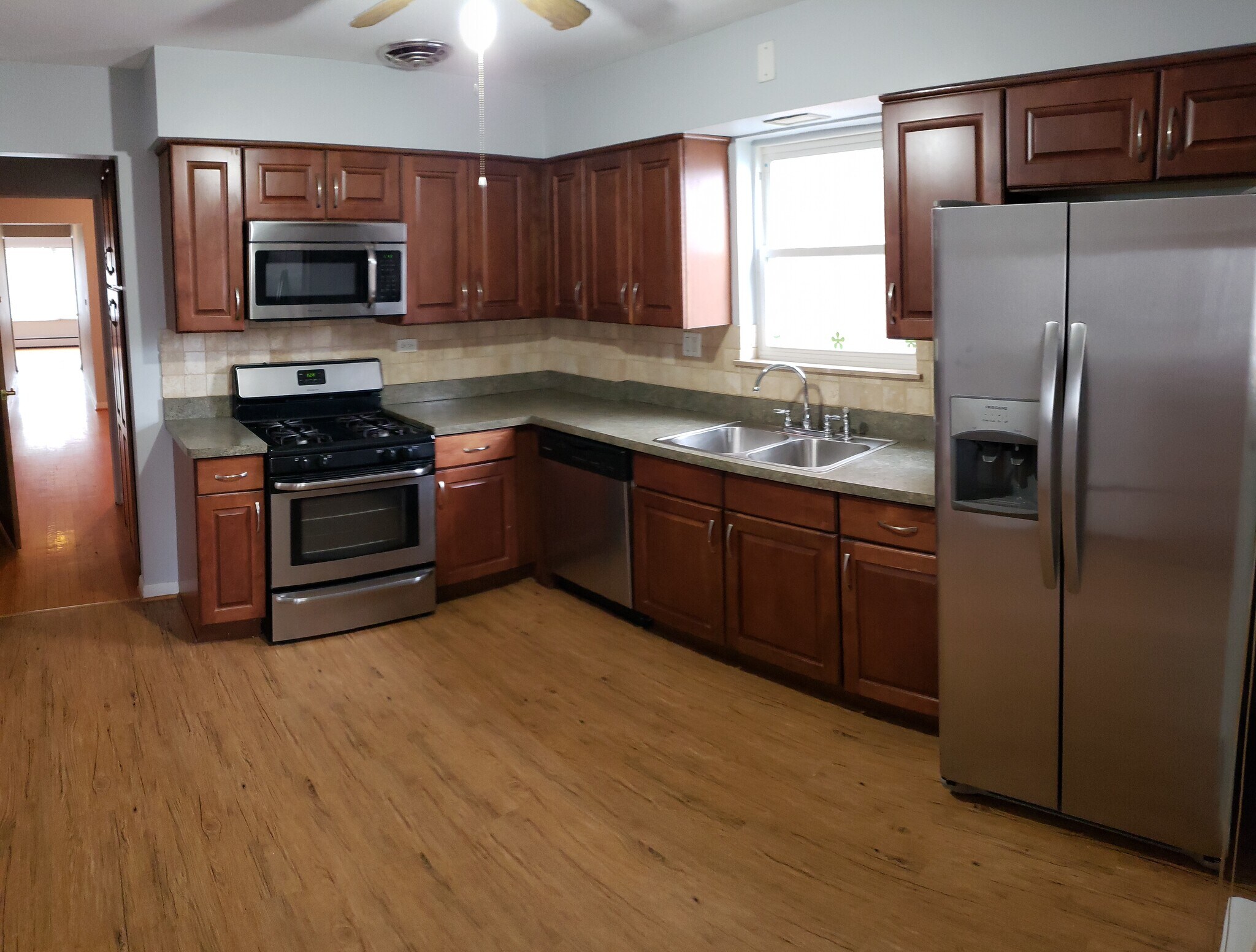 Building Photo - 5529 N Mango Ave