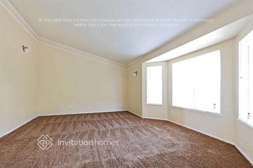 Building Photo - 20325 Calhaven Dr