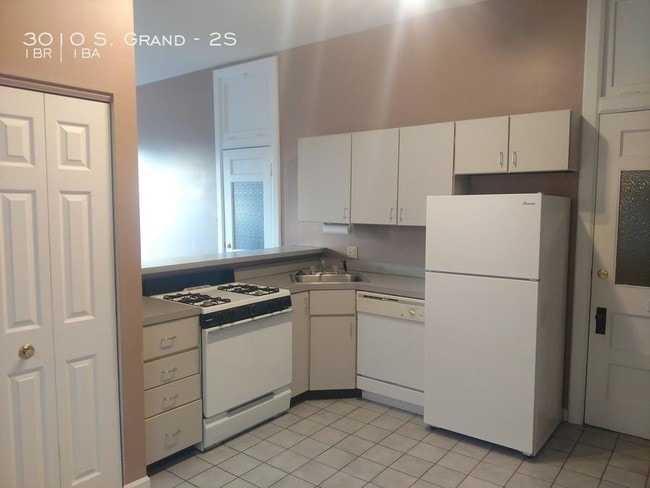 Building Photo - 1 bedroom in Saint Louis MO 63118