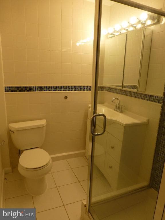 Building Photo - 2046 Greenwich St