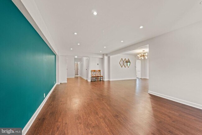 Building Photo - 4201 Cathedral Ave NW