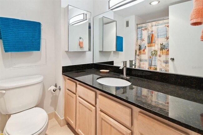 Building Photo - 880 Mandalay Ave