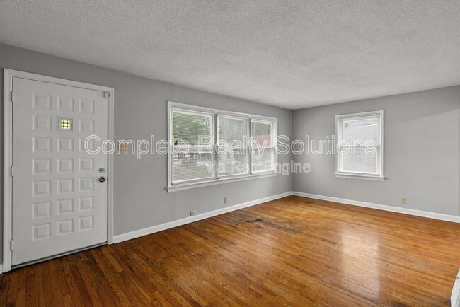 Building Photo - 7563 Haywood Dr
