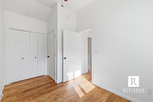 Building Photo - Cozy 2 Bedroom, 1 Bath in the Heart of Medford