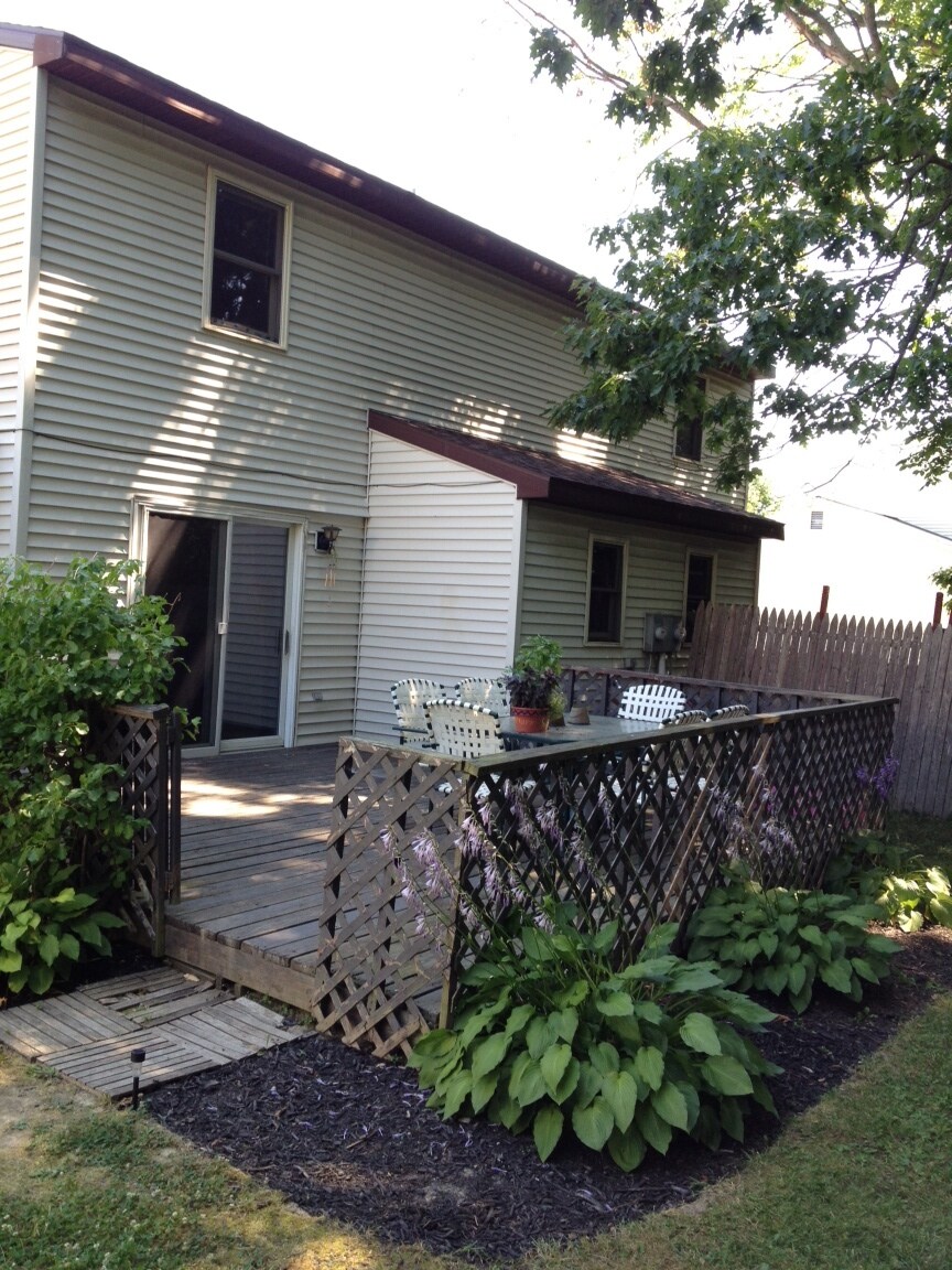 Building Photo - 27 Hanover Dr