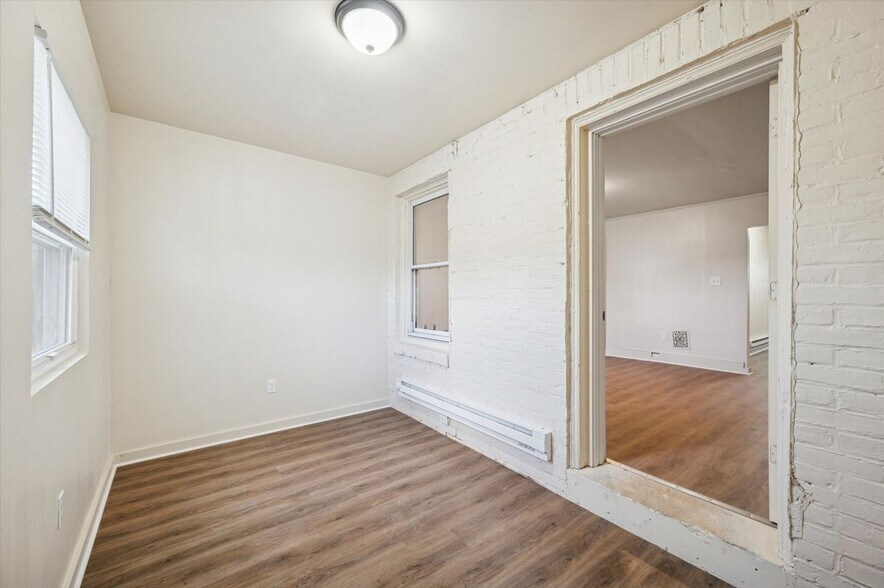 Building Photo - 1112 Johnson St