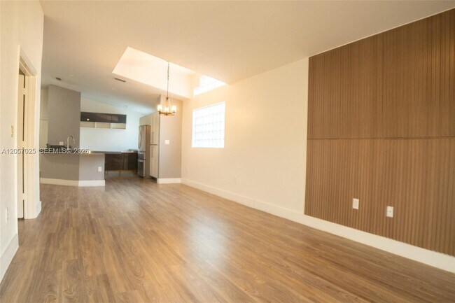 Building Photo - 16410 Sapphire Bend