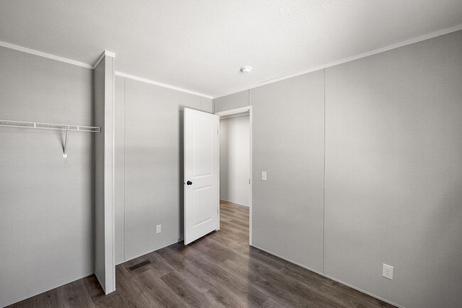 Building Photo - 2609 Thornbury Ln