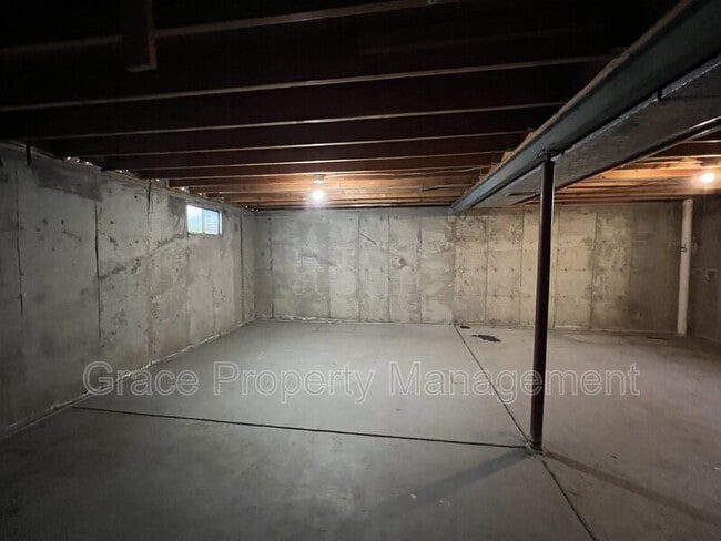 Building Photo - 11565 Monroe St