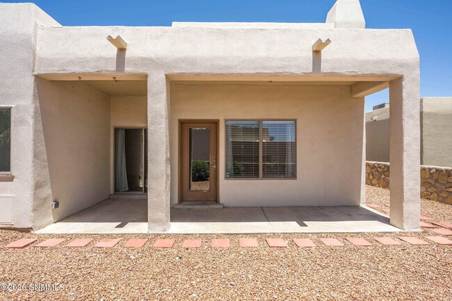 Building Photo - 1320 Golf Club Rd