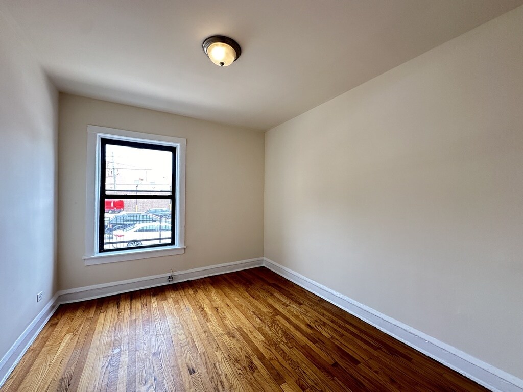 Building Photo - 2651 N Spaulding Ave