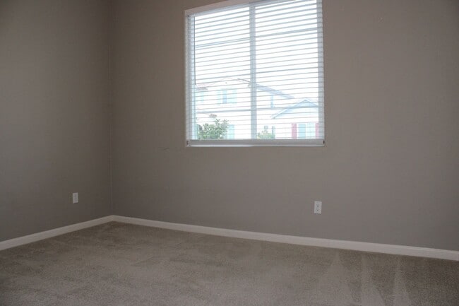 Building Photo - 170 Dnieper River Way