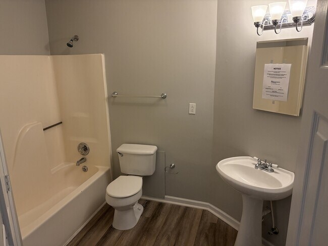 Building Photo - 2 Bed / 2 Bath Condo for Rent in Huntsville, AL 35806