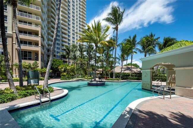 Building Photo - 19501 W Country Club Dr