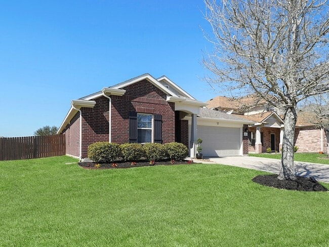 Building Photo - 3301 Clover Hill Ln