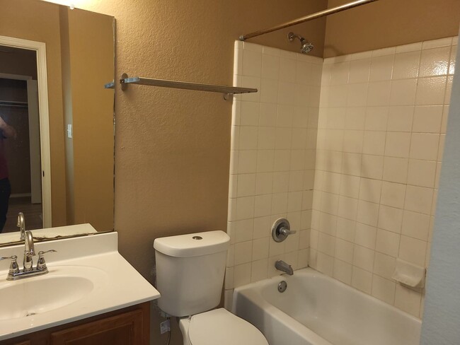 Building Photo - Well Maintained Corner Lot Property Ready ...