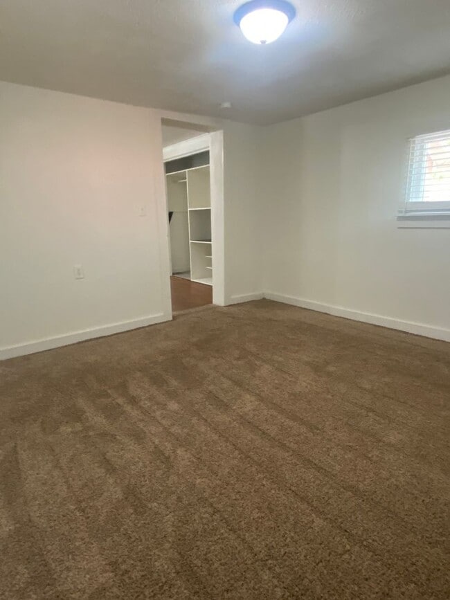 Building Photo - 2017 Monte Vista Dr
