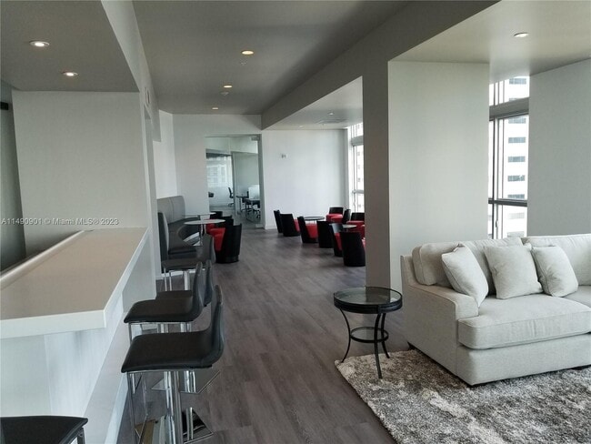 Building Photo - 300 S Biscayne Blvd