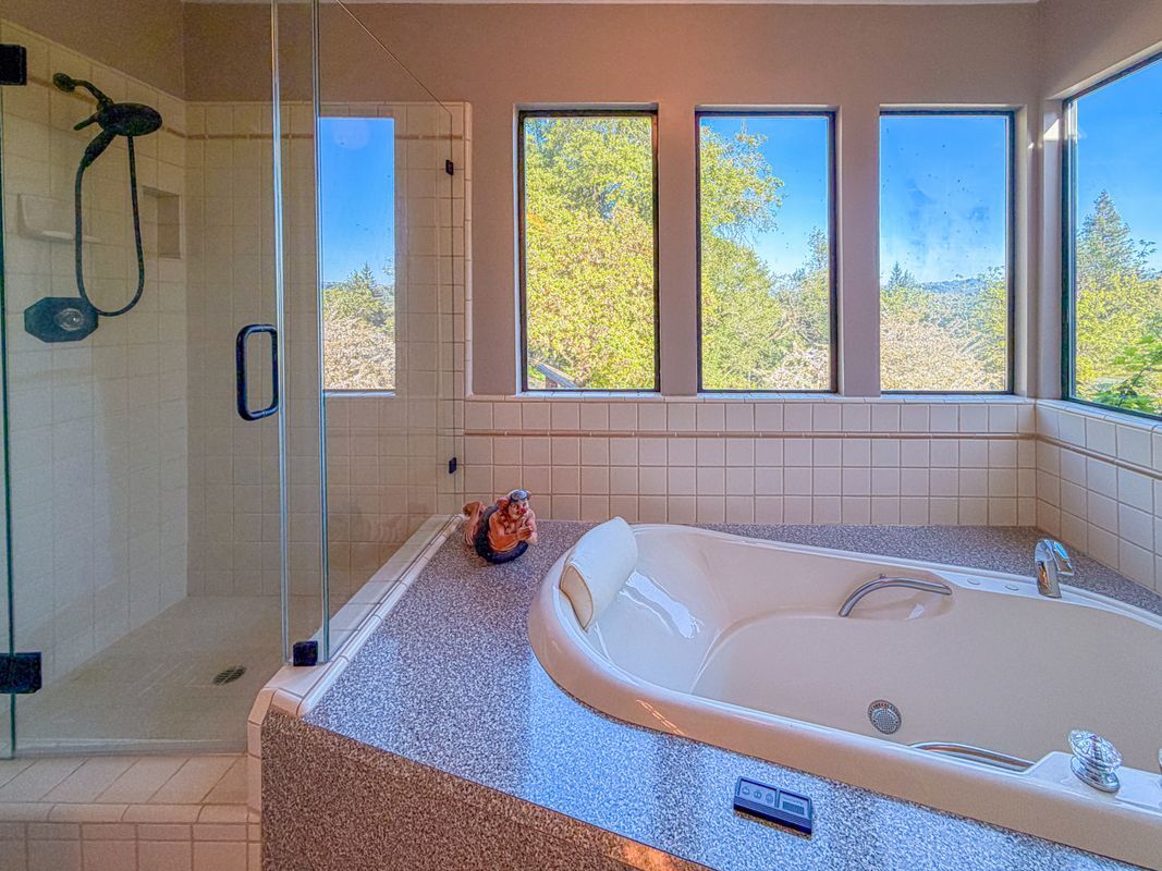 Building Photo - 1560 Ronne Dr