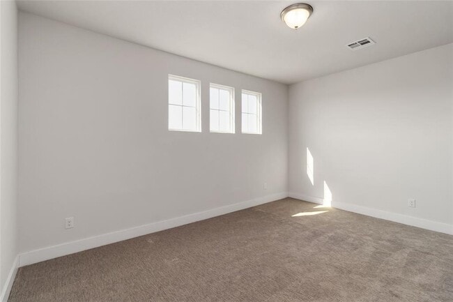 Building Photo - 220 Mirabeau Way