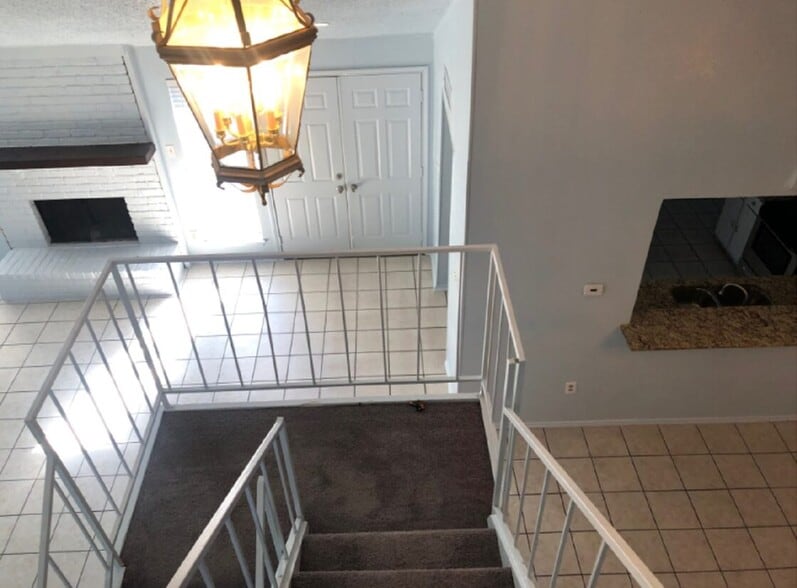 Building Photo - 2207 Heritage Cir