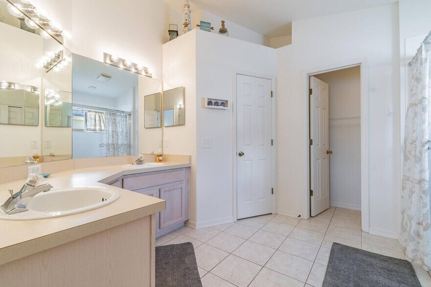 Building Photo - 4626 Turtle Bay Terrace